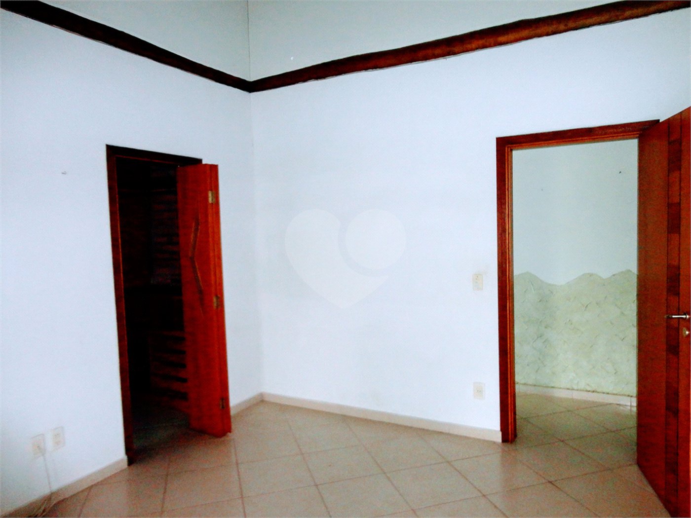 Casa à venda com 4 suítes no condomínio Estância Marambaia, Vinhedo - SP