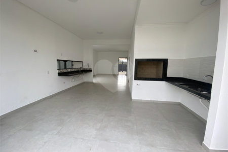 Casa à venda com 3 suítes em Jardim Estoril, Ponta Porã, MS
