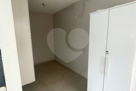 Sobrado à venda com 3 quartos, sendo 2 suítes,  em Vila Oliveira, Mogi das Cruzes, SP