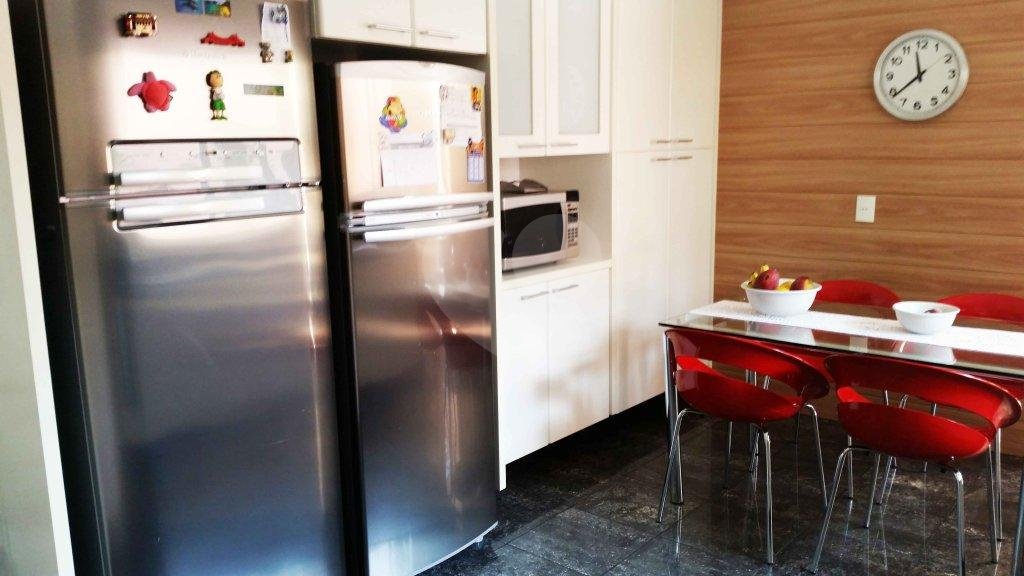 Casa à venda com 4 suítes em Granja Julieta, São Paulo, SP