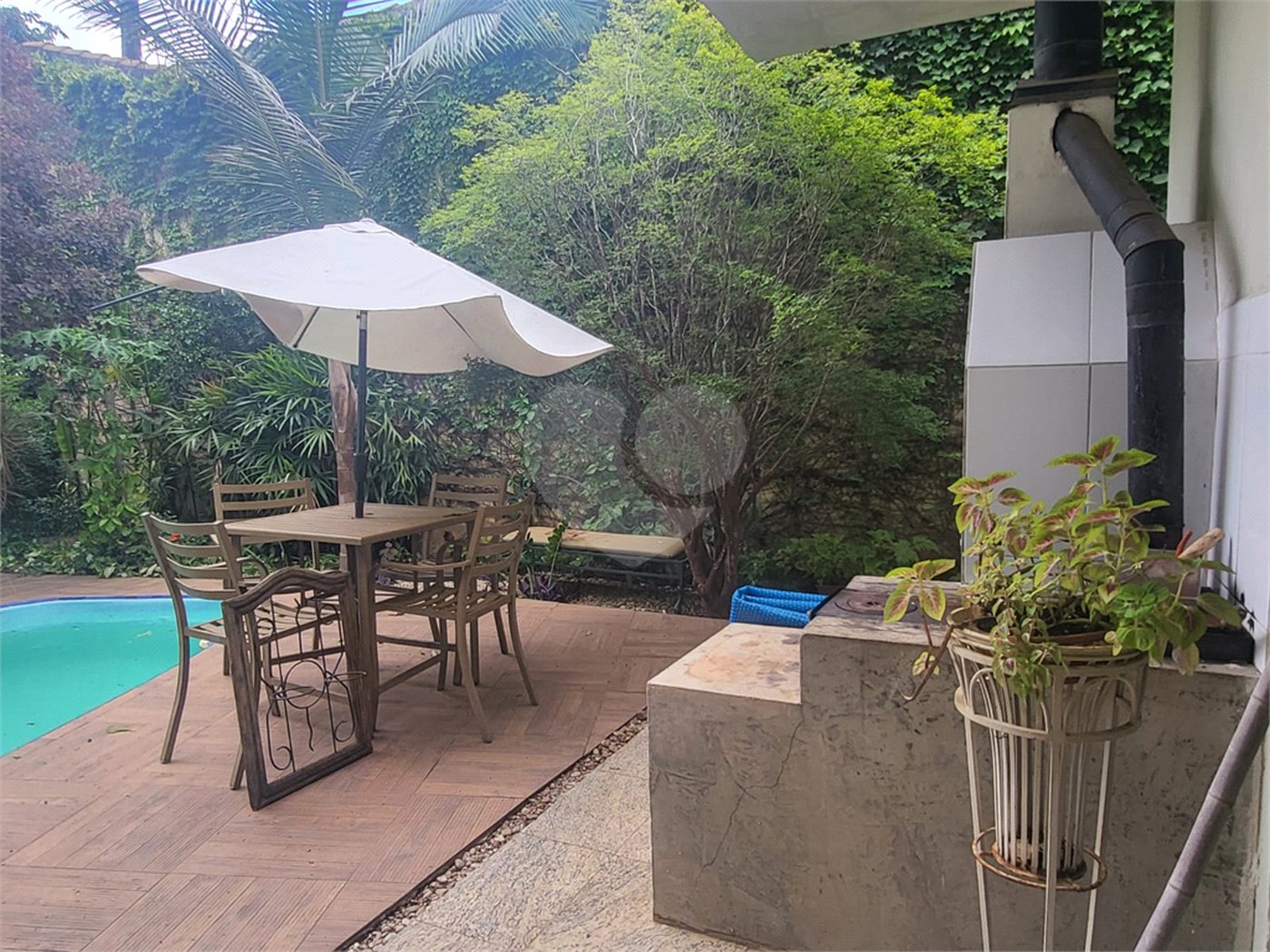 Casa à venda com 4 suítes no condomínio Jardim Theodora, Itu - SP
