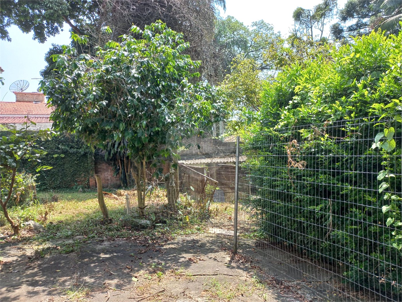 Terreno à venda com 2 quartos, sendo 1 suíte, em Jardim Floresta, São Paulo, SP