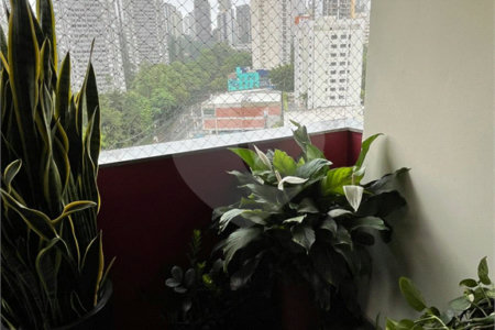 Apartamento à venda com 3 quartos, sendo 1 suíte, em Jardim Londrina, São Paulo, SP