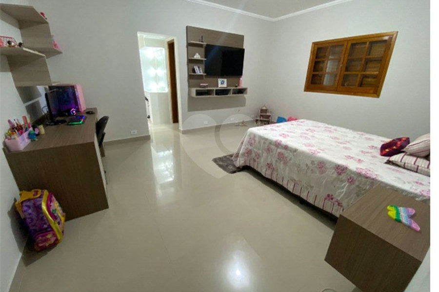 Chácara à venda com 3 suítes em Jundiaizinho (terra Preta), Mairiporã, SP