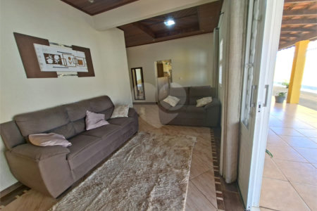 Casa à venda com 3 quartos, sendo 1 suíte,  em Tatetú, Alambari, SP