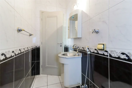 Casa à venda com 3 quartos, sendo 1 suíte, em Brooklin Paulista, São Paulo, SP