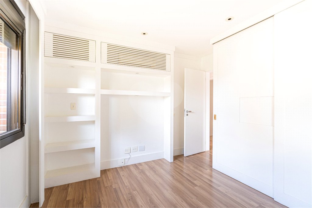 Apartamento à venda com 4 quartos, sendo 3 suítes, em Vila Andrade, São Paulo, SP