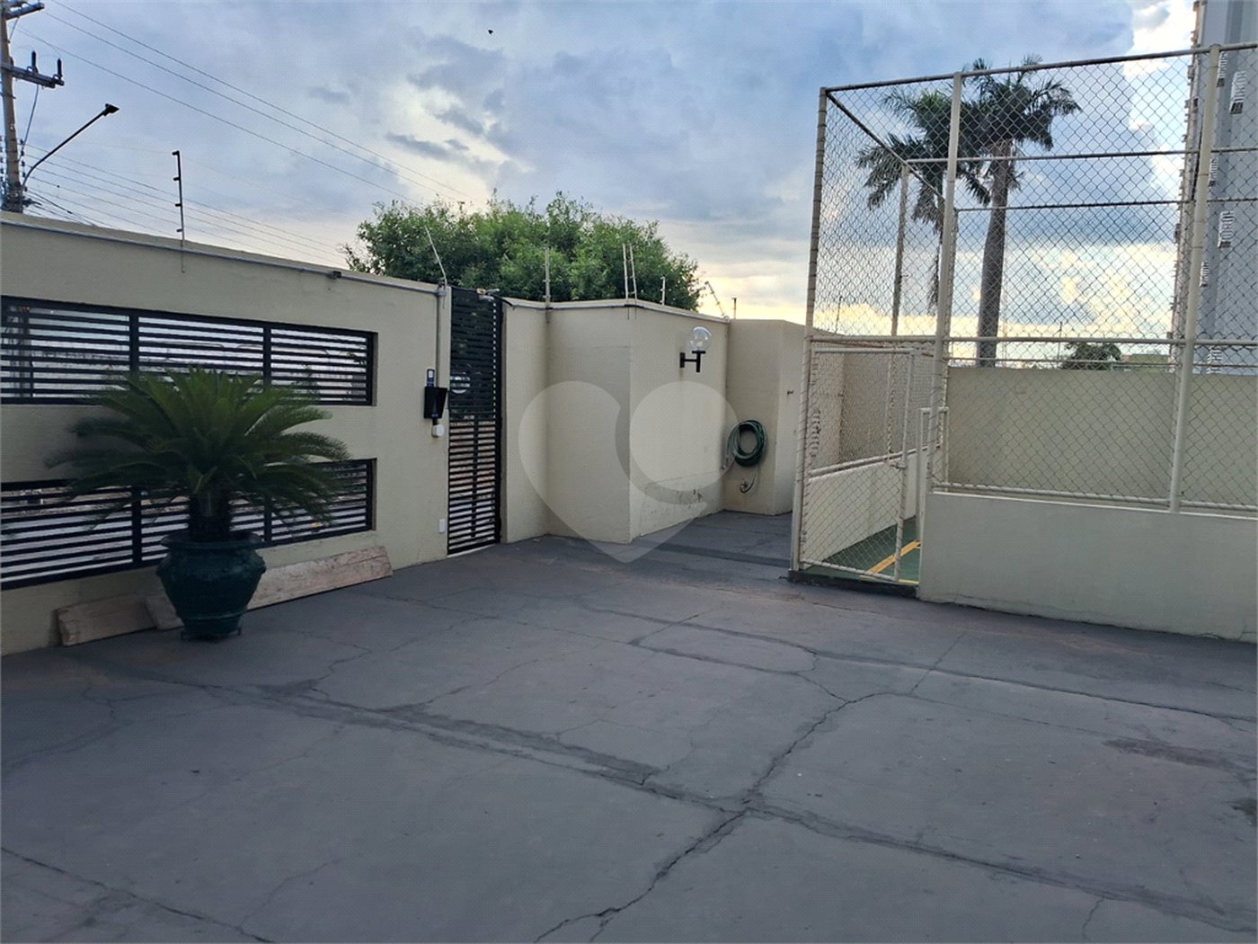 Apartamento à venda com 3 quartos, sendo 1 suíte, em Alvorada, Cuiabá, MT