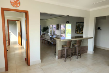 Casa à venda com 4 quartos, sendo 3 suítes, no condomínio Terras de Mont Serrat, Salto - SP