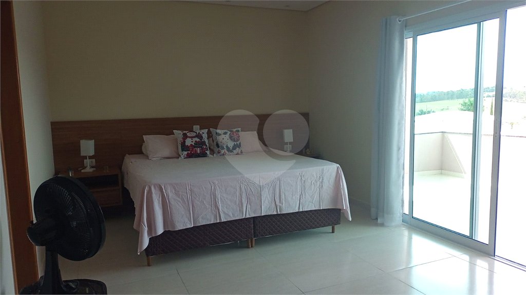 Casa à venda com 5 suítes no condomínio Village da Serra, Araçoiaba da Serra - SP