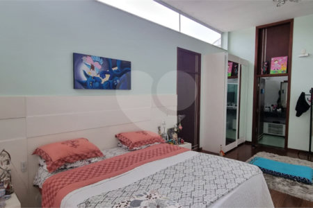 Casa à venda com 5 quartos, sendo 2 suítes, no condomínio Swiss Park, São Bernardo do Campo - SP