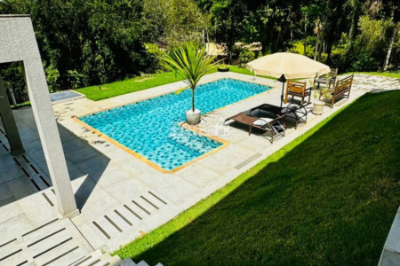 Casa à venda com 4 suítes no condomínio Portal Ouro Verde, Atibaia - SP