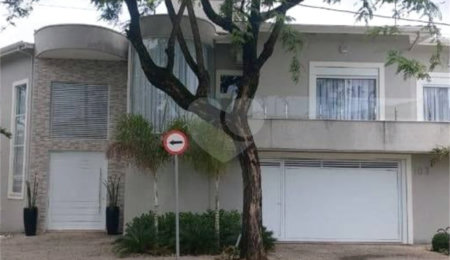 Casa à venda com 3 suítes no condomínio Campos do Conde I, Paulínia - SP