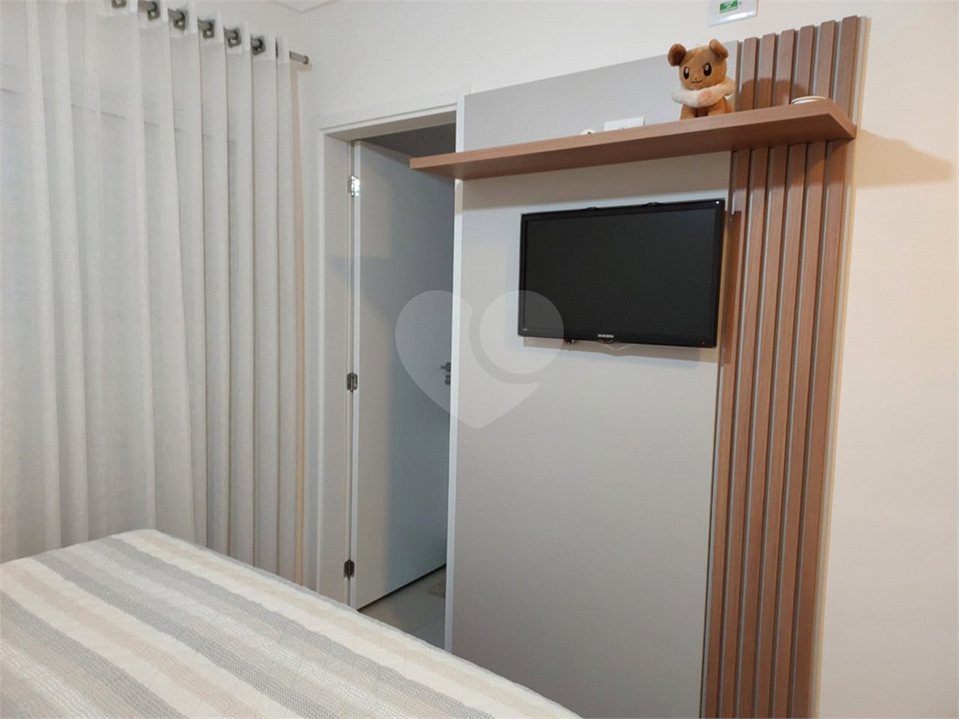 Casa à venda com 3 quartos, sendo 1 suíte, no condomínio Tirreno, Sorocaba - SP
