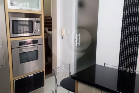 Sobrado à venda com 3 quartos, sendo 1 suíte, no Centro, Biritiba-mirim, SP