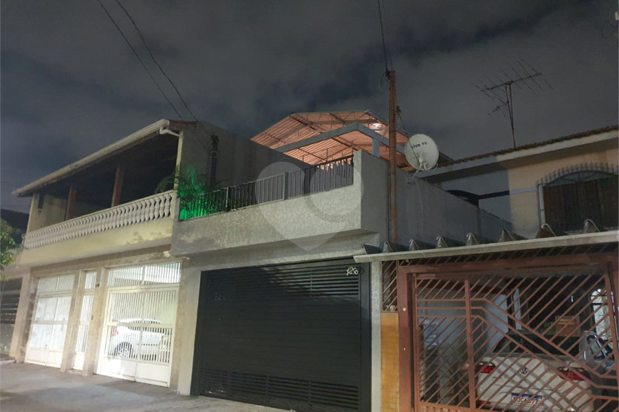 Sobrado à venda com 3 quartos, sendo 1 suíte,  em Parque Edu Chaves, São Paulo, SP
