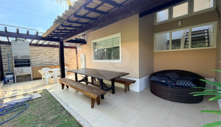 Casa em condomínio à venda com 4 quartos, sendo 3 suítes,  em Manguinhos, Armação dos Búzios, RJ