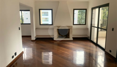 Apartamento à venda com 4 quartos, sendo 3 suítes, em Vila Andrade, São Paulo, SP