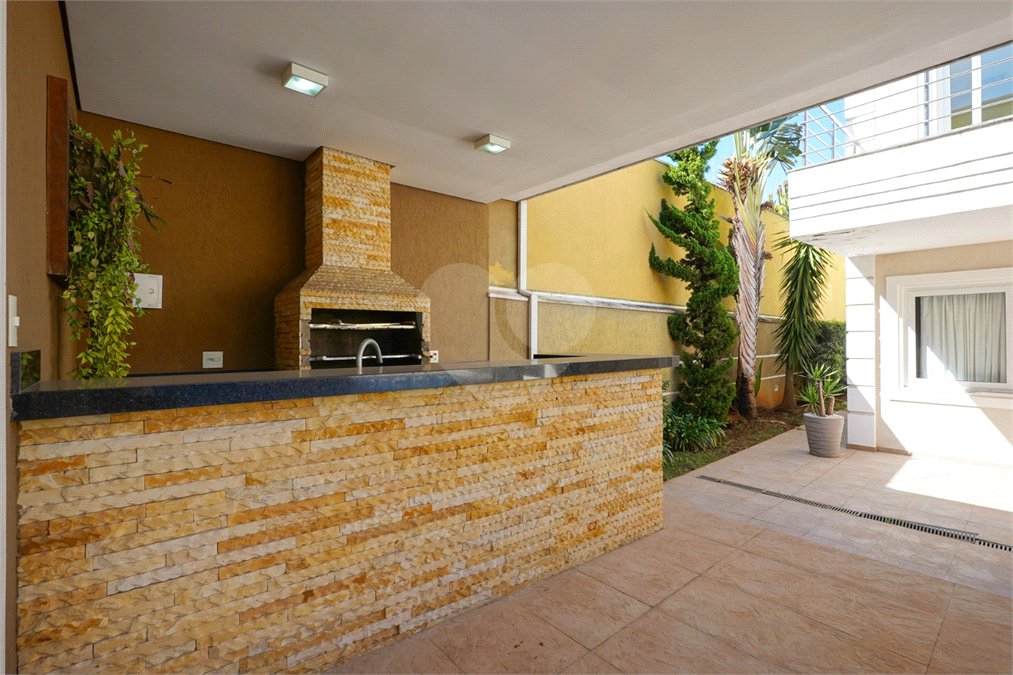 Casa à venda ou para alugar com 4 suítes em Interlagos, São Paulo, SP