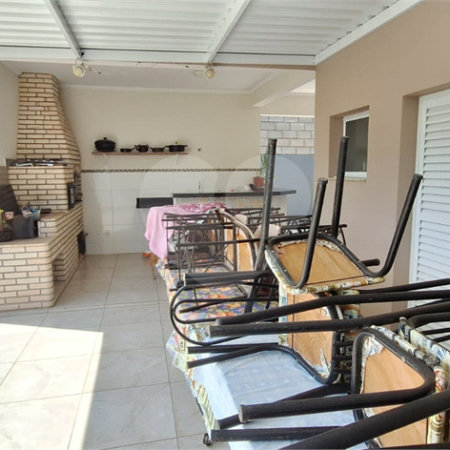 Casa à venda com 4 quartos, sendo 2 suítes, no condomínio Saint Patrick, Sorocaba - SP