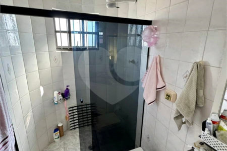 Sobrado à venda com 4 quartos, sendo 1 suíte,  em Vila Cleonice, São Paulo, SP