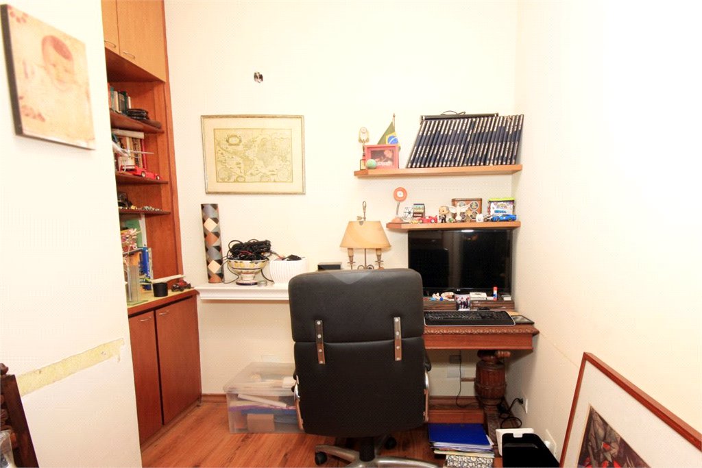 Casa Térrea à venda com 4 quartos, sendo 2 suítes, em Interlagos, São Paulo, SP