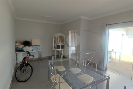 Casa com 3 dormitórios à venda no bairro Jardim Cardinalli, em São Carlos/SP