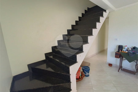 Sobrado à venda com 4 quartos em Jardim Esther, São Roque, SP