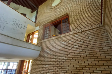 Casa à venda com 14 quartos, sendo 10 suítes, no condomínio Rua do Observatorio 2270, Vinhedo - SP