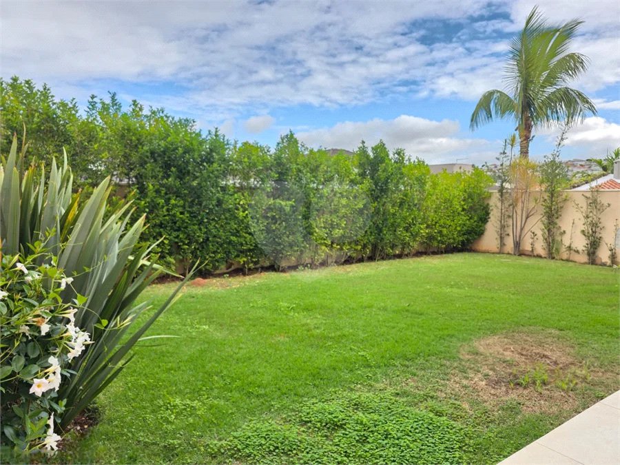 Casa à venda ou para alugar com 3 quartos, sendo 1 suíte,  no condomínio Terras de São Francisco, Vinhedo - SP