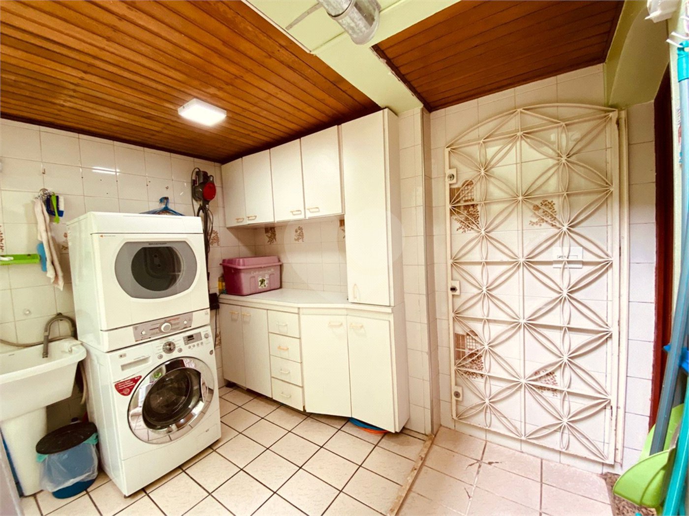 Sobrado à venda com 2 quartos, sendo 1 suíte,  em Vila Paulicéia, São Paulo, SP
