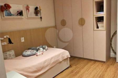 Apartamento à venda com 3 suítes em Mirandópolis, São Paulo, SP