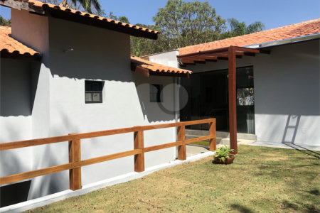 Chácara à venda com 6 quartos, sendo 2 suítes, em Jardim Brogotá, Atibaia, SP