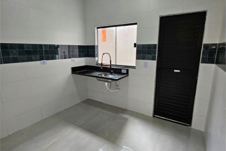 Sobrado à venda com 2 quartos em Maracanã, Praia Grande, SP