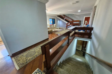 Casa à venda com 4 suítes no condomínio Villa Viana II, Cotia - SP