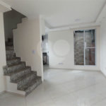 Casa à venda com 2 suítes no condomínio Residencial Pitangueiras, São Paulo - SP