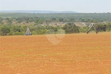 Fazenda à venda com 2 quartos em Canabrava, João Pinheiro, MG