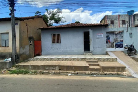 Casa à venda com 3 quartos no Centro, Balsas, MA