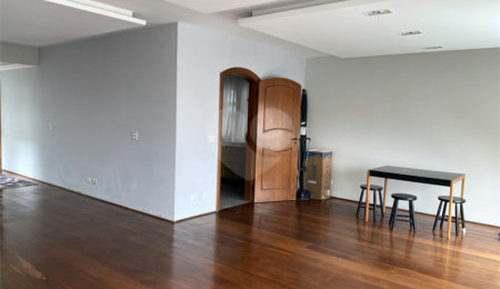 Casa à venda com 3 suítes em Jardim Leonor, São Paulo, SP