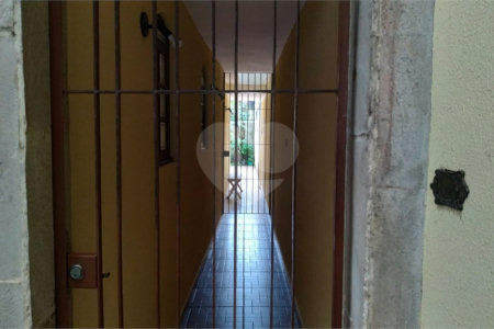 Sobrado à venda com 3 quartos, sendo 1 suíte, em Bosque da Saúde, São Paulo, SP