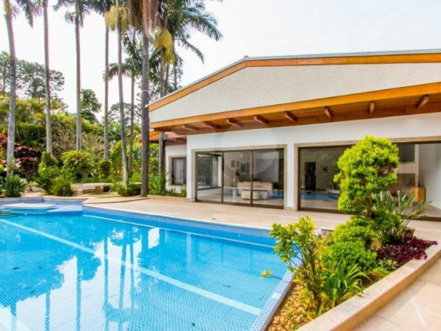 Casa Térrea à venda com 5 suítes em Jardim Marajoara, São Paulo, SP