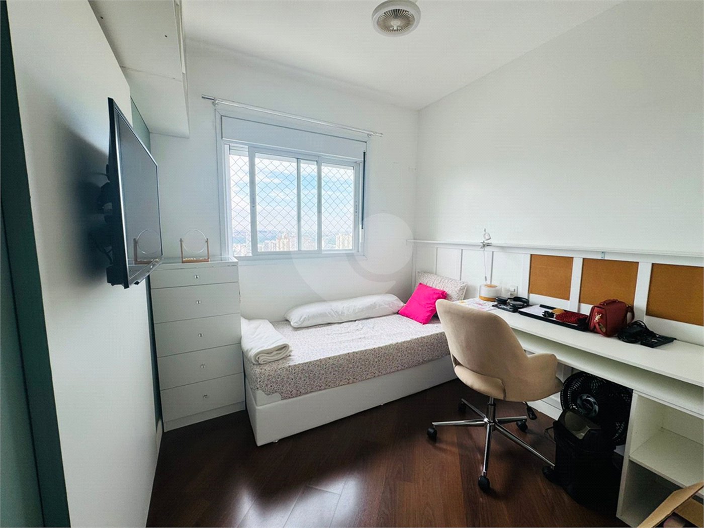 Apartamento à venda com 3 quartos, sendo 1 suíte, em Jardim Zaira, Guarulhos, SP