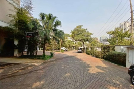 Casa à venda com 3 suítes no condomínio Solares Vila Europa, São Paulo - SP