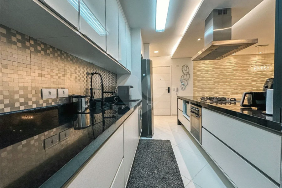 Apartamento à venda com 3 quartos, sendo 2 suítes,  em Riviera de São Lourenço, Bertioga, SP