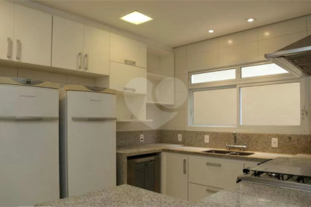 Casa à venda com 3 suítes no condomínio Residencial Morumbi, São Paulo - SP