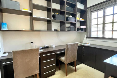 Casa à venda com 5 quartos, sendo 3 suítes, no condomínio Santa Teresa 1, Vinhedo - SP