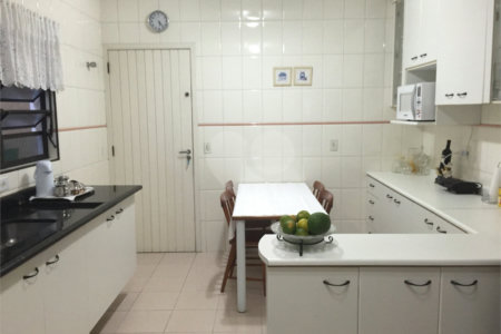 Casa à venda com 3 quartos, sendo 1 suíte,  em Vila Gustavo, São Paulo, SP