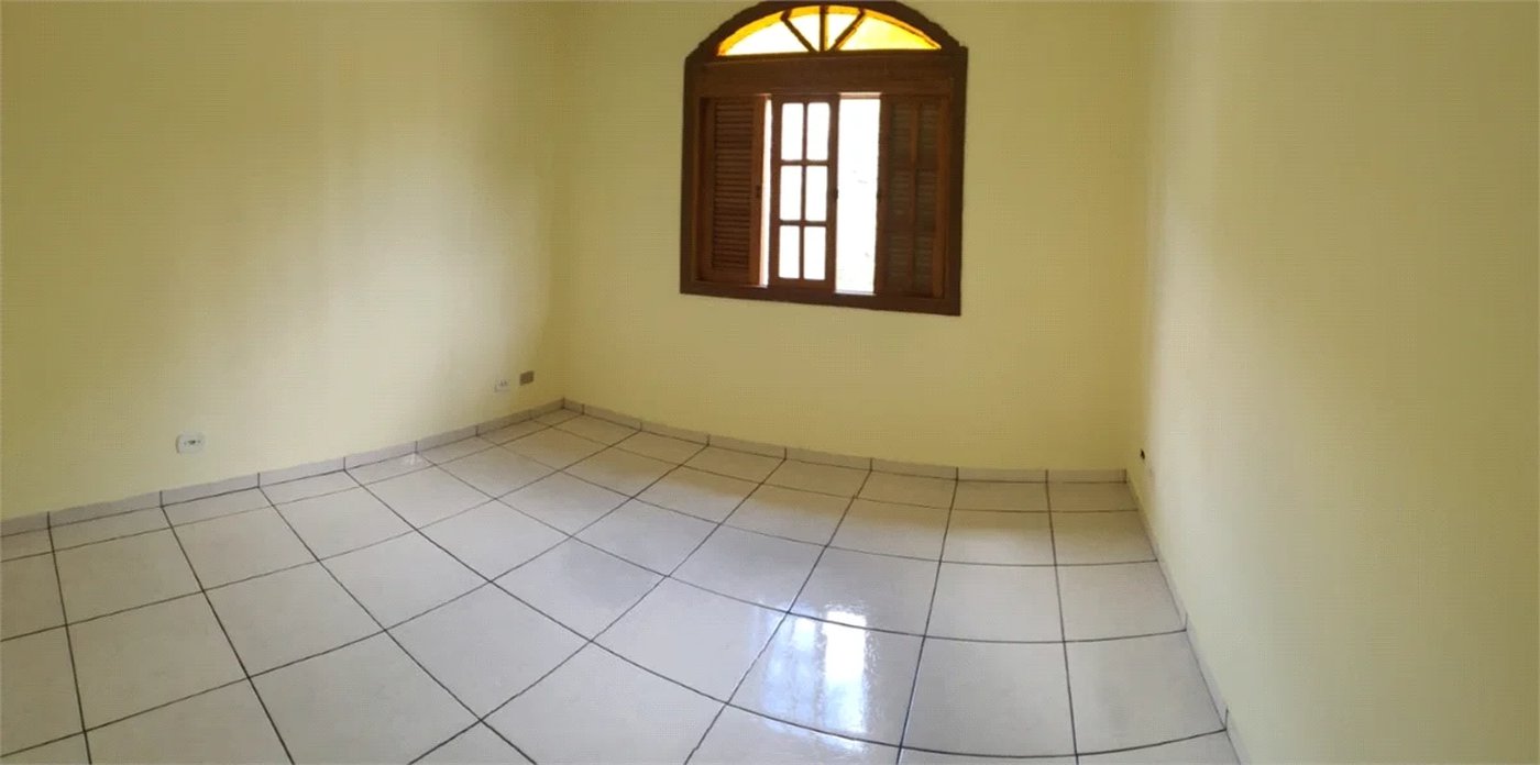 Sobrado à venda com 2 quartos em Jardim Maria Virginia, São Paulo, SP