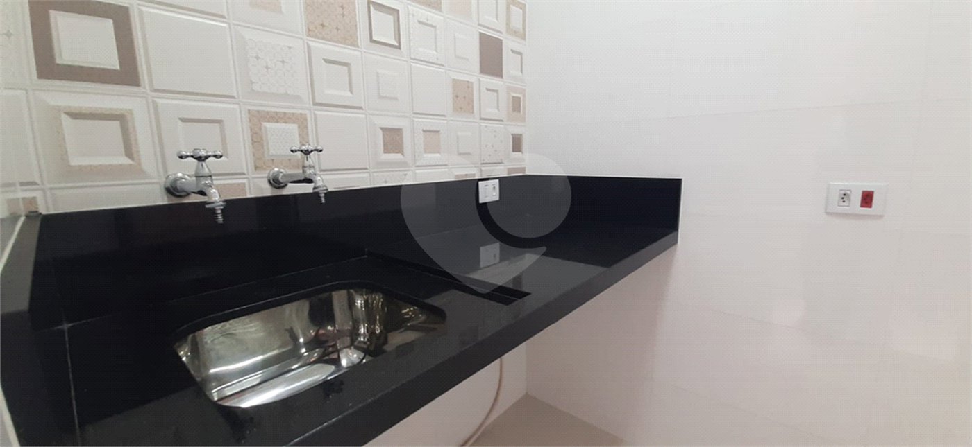 Casa à venda com 3 quartos, sendo 1 suíte, no condomínio Residencial Gran Veiga, São Paulo - SP