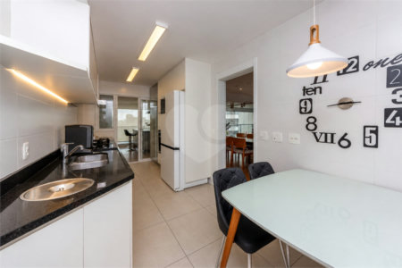 Apartamento à venda com 4 quartos, sendo 3 suítes, em Chácara Santo Antônio (zona Sul), São Paulo, SP